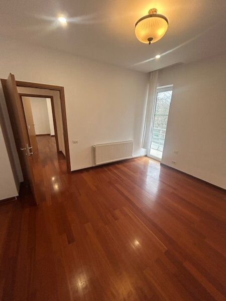 Primaverii, ap. 4 camere+loc de parcare, bloc 2005, zona exclusivista.